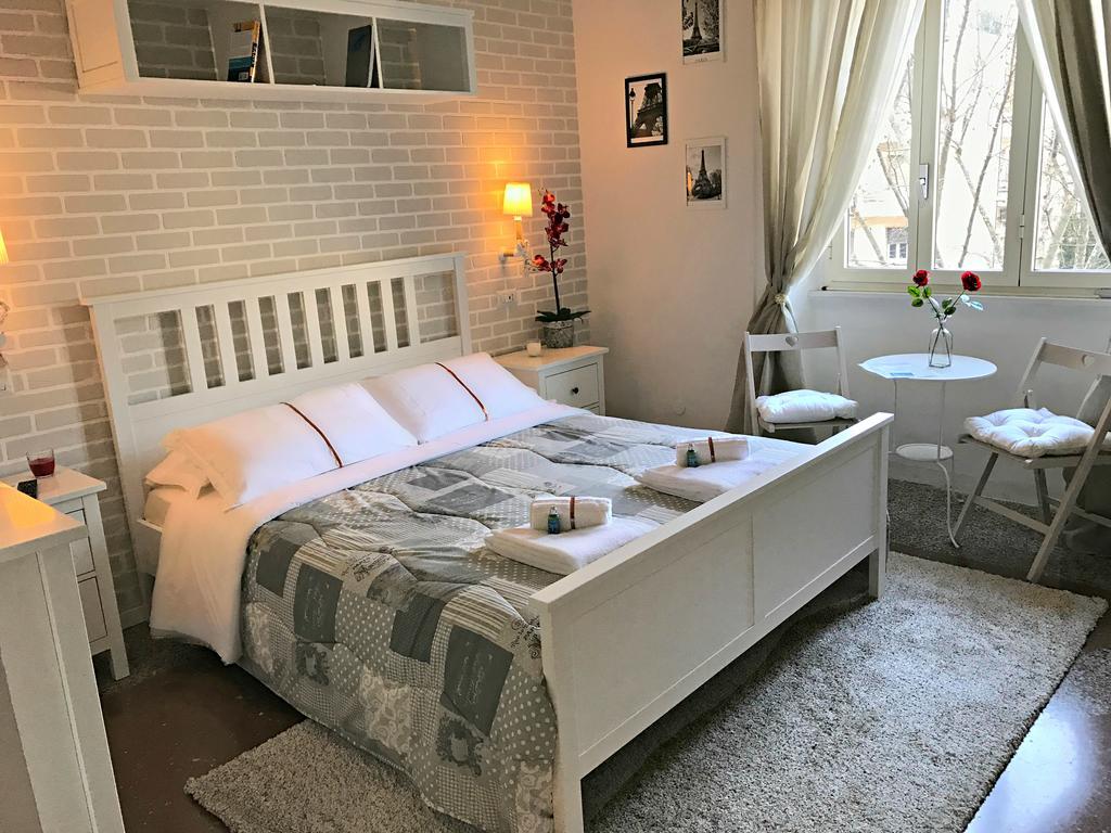 Moonlight Inn Guesthouse Рим Екстер'єр фото